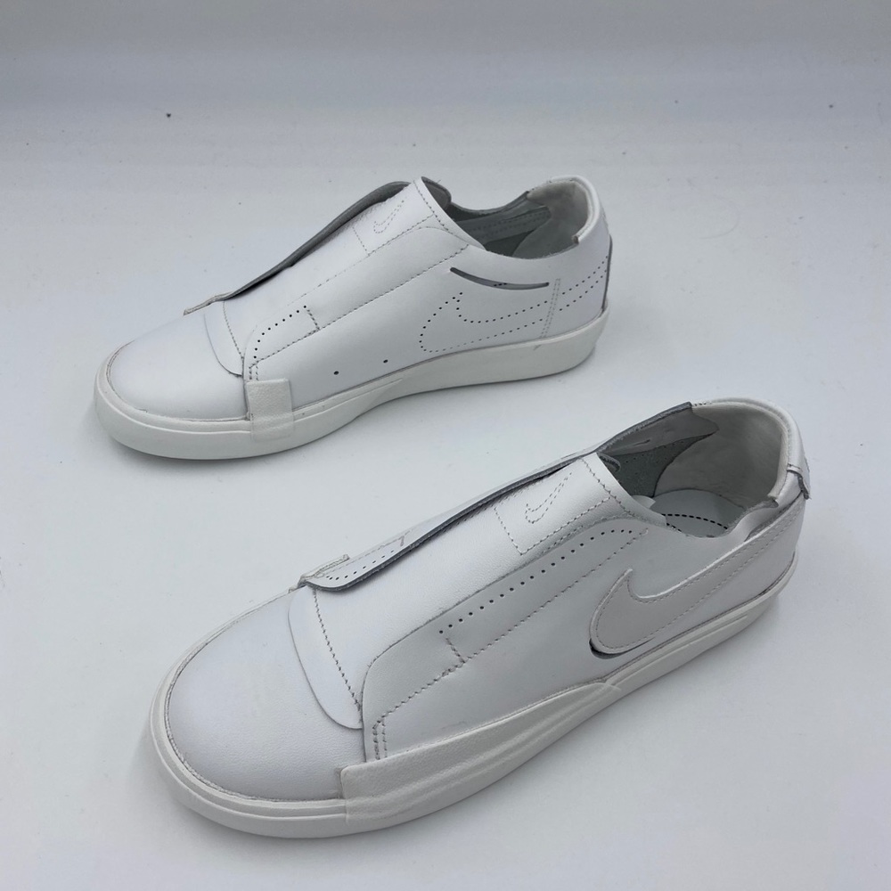 Nike Blazer Low Kickdown triple white (women’s)